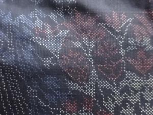 アンティーク　抽象草花模様織り出し本場泥大島紬着物(5マルキ)